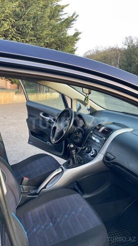 Toyota Auris 2007, 230,000 km - 1.4 l - Qusar