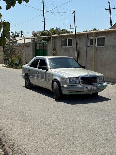 Mercedes E 200 d 1993, 300,000 km - 2.0 l - Bakı