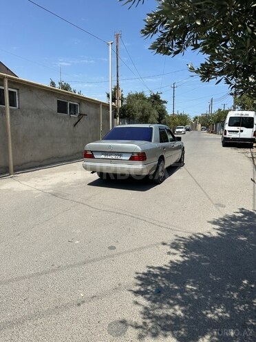 Mercedes E 200 d 1993, 300,000 km - 2.0 l - Bakı