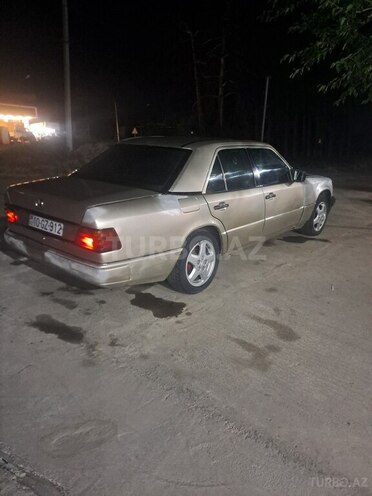 Mercedes E 300 d 1986, 300,000 km - 3.0 l - Beyləqan
