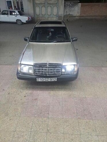 Mercedes E 300 d 1986, 300,000 km - 3.0 l - Beyləqan