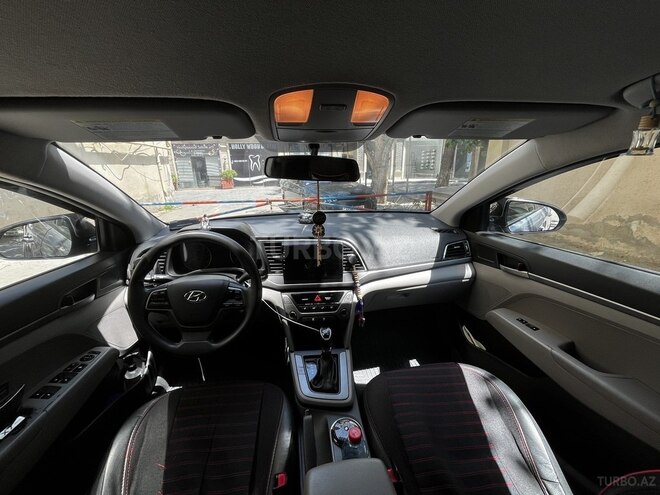 Hyundai Elantra 2017, 150,000 km - 2.0 l - Bakı