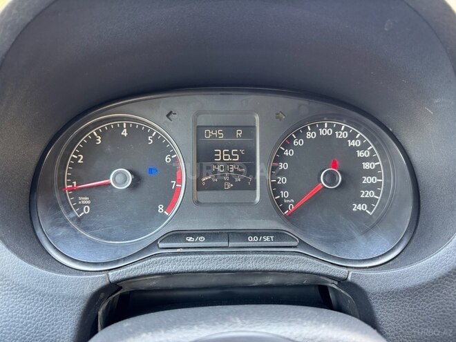 Volkswagen Polo 2018, 141,500 km - 1.6 l - Bakı