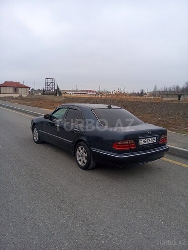 Mercedes E 270 2000, 589,000 km - 2.7 л - Yevlax