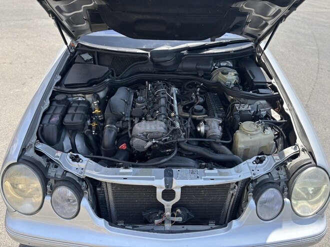Mercedes E 270 2001, 360,000 km - 2.7 l - Xırdalan