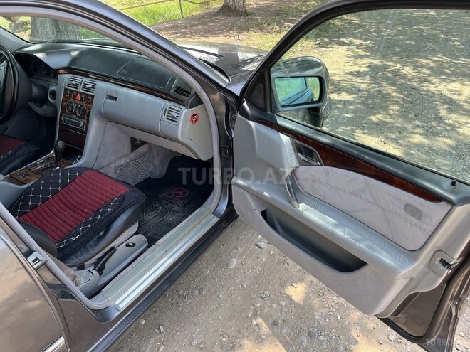 Mercedes E 240 1998, 250,000 km - 2.4 l - Dəliməmmədli