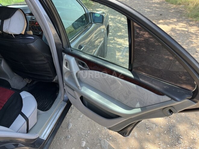 Mercedes E 240 1998, 250,000 km - 2.4 l - Dəliməmmədli