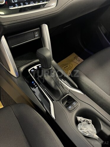 Toyota Corolla Cross 2025, 0 km - 2.0 л - Bakı