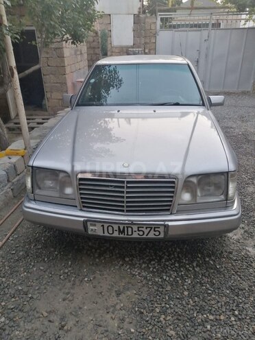Mercedes E 220 1994, 210,840 km - 2.2 л - Bakı