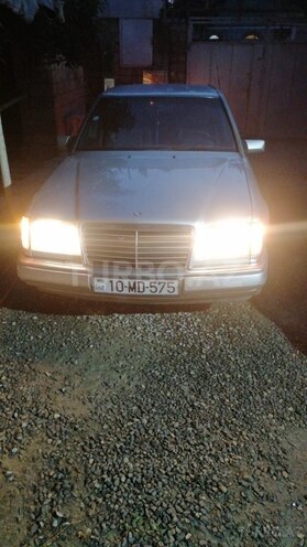 Mercedes E 220 1994, 210,840 km - 2.2 л - Bakı