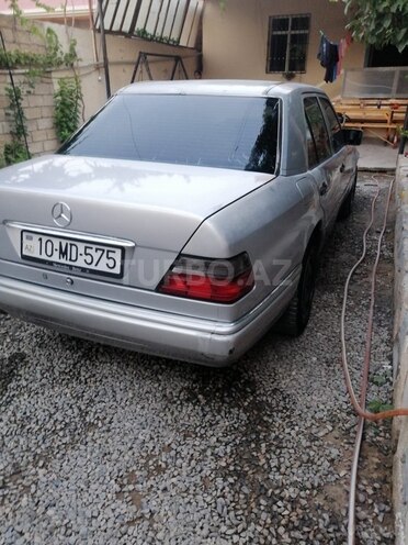 Mercedes E 220 1994, 210,840 km - 2.2 л - Bakı
