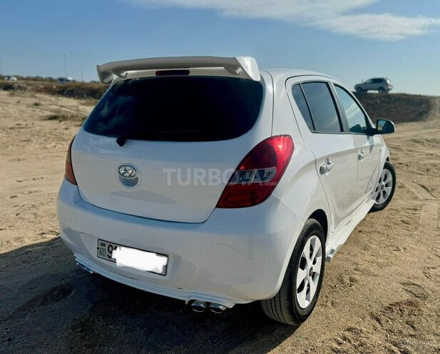 Hyundai i20 2011, 295,000 km - 1.4 l - Bakı