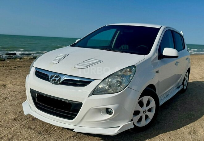 Hyundai i20 2011, 295,000 km - 1.4 l - Bakı