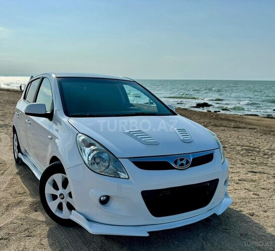 Hyundai i20 2011, 295,000 km - 1.4 l - Bakı