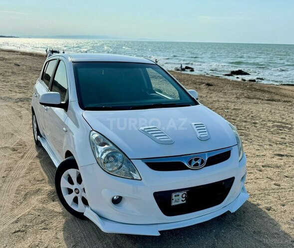 Hyundai i20 2011, 295,000 km - 1.4 l - Bakı