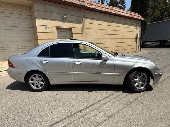 Mercedes C 240 2002, 323,000 km - 2.6 l - Bakı