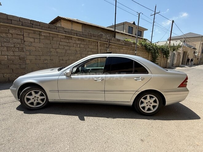 Mercedes C 240 2002, 323,000 km - 2.6 l - Bakı