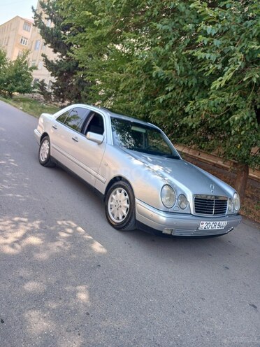 Mercedes E 280 1998, 312,549 km - 2.8 l - Qazax