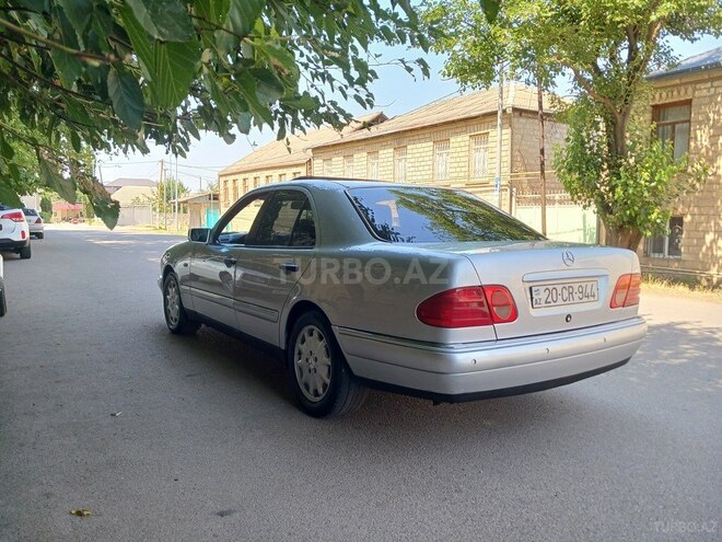 Mercedes E 280 1998, 312,549 km - 2.8 l - Qazax