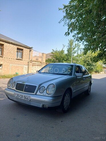 Mercedes E 280 1998, 312,549 km - 2.8 l - Qazax
