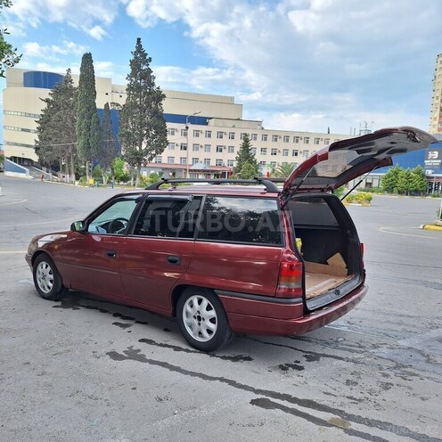 Opel Astra 1997, 200,000 km - 1.6 l - Astara