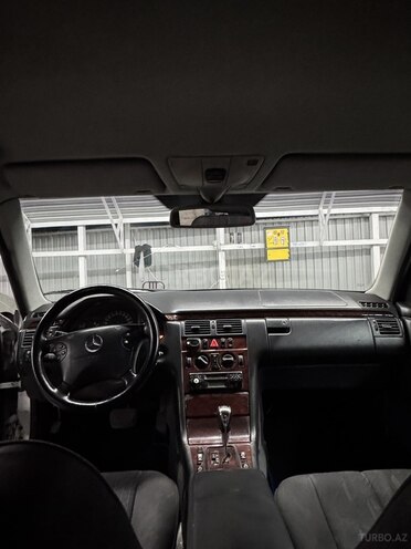 Mercedes E 200 d 1999, 250,888 km - 2.2 l - Bərdə