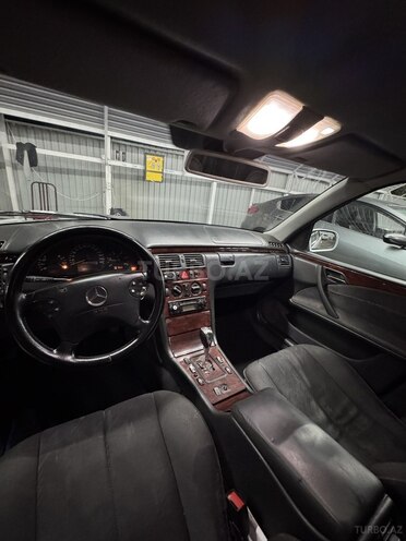 Mercedes E 200 d 1999, 250,888 km - 2.2 l - Bərdə
