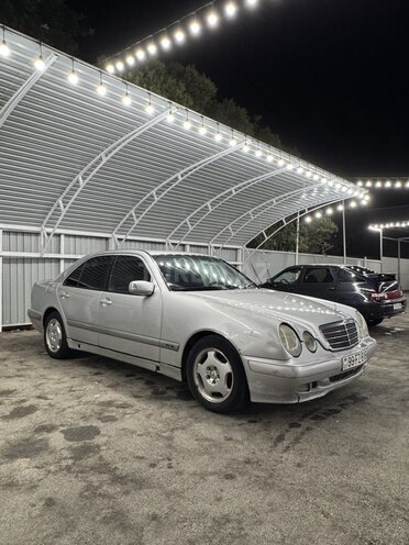 Mercedes E 200 d 1999, 250,888 km - 2.2 l - Bərdə