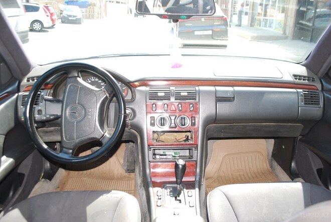 Mercedes E 300 d 1997, 480,000 km - 3.0 l - Bakı