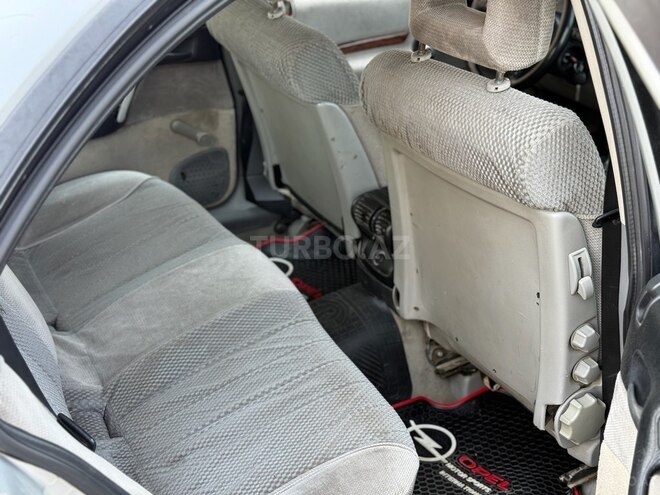 Opel Omega 1996, 276,000 km - 2.0 l - Gəncə