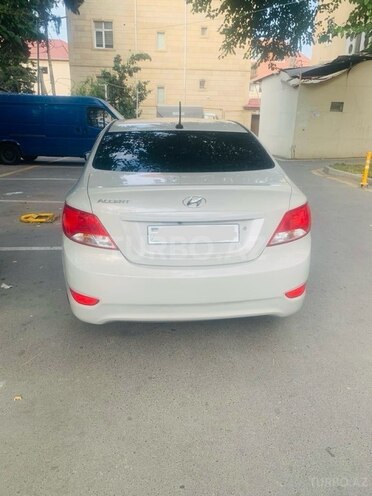 Hyundai Accent 2015, 154,497 km - 1.6 л - Bakı