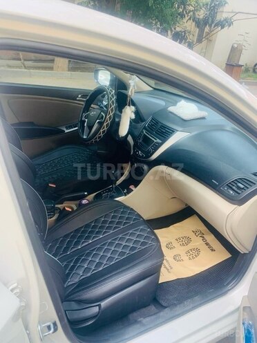 Hyundai Accent 2015, 154,497 km - 1.6 л - Bakı
