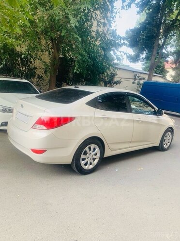 Hyundai Accent 2015, 154,497 km - 1.6 л - Bakı