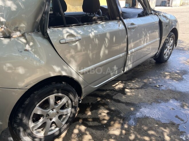Toyota Corolla 2004, 278,454 km - 1.4 l - Bakı