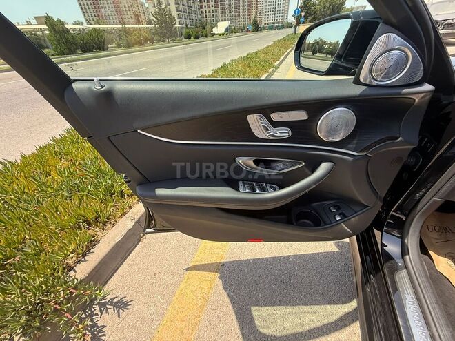 Mercedes E 300 e 4MATIC 2022, 23,915 km - 2.0 л - Bakı