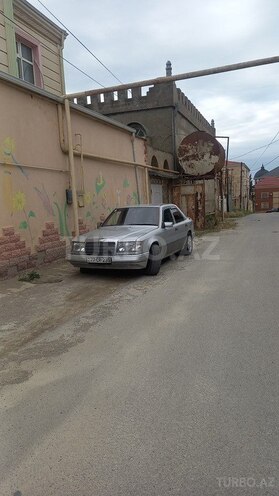 Mercedes E 230 1990, 585,000 km - 2.3 l - Bakı