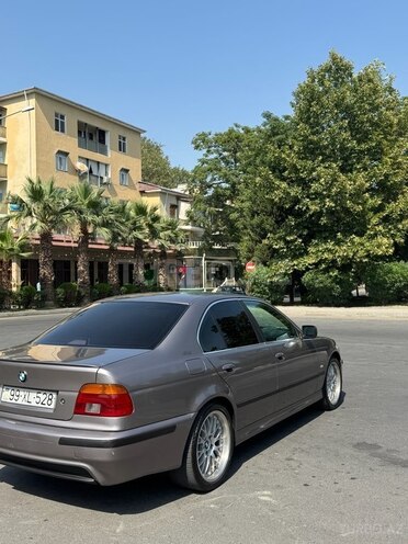BMW 528 1997, 281,000 km - 2.8 л - Mingəçevir