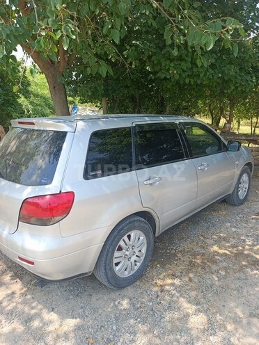 Mitsubishi Airtrek 2002, 302,000 km - 2.0 l - Saatlı