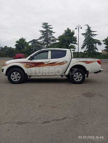 Mitsubishi L200 2011, 283,000 km - 2.5 l - Gəncə
