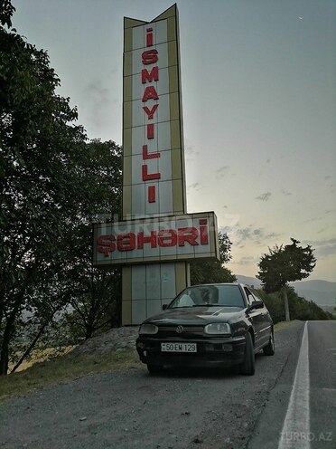 Volkswagen Golf 1994, 353,000 km - 1.6 л - Yevlax