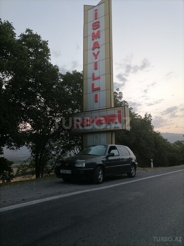 Volkswagen Golf 1994, 353,000 km - 1.6 л - Yevlax