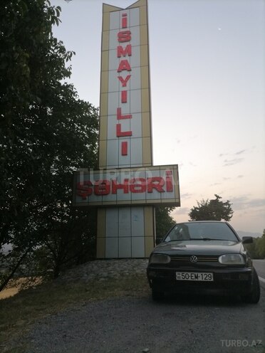 Volkswagen Golf 1994, 353,000 km - 1.6 л - Yevlax