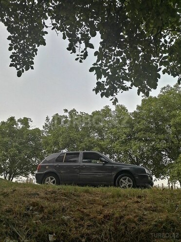 Volkswagen Golf 1994, 353,000 km - 1.6 л - Yevlax