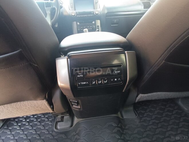 Toyota Land Cruiser Prado 2011, 248,000 km - 2.7 l - Bakı