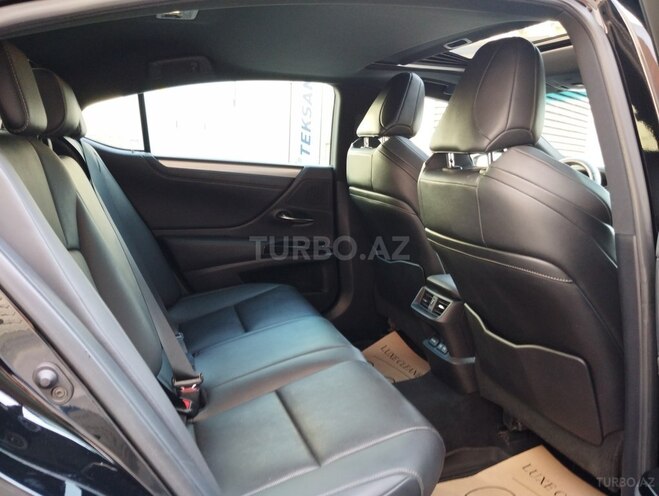 Lexus ES 300h 2021, 131,300 km - 2.5 l - Bakı