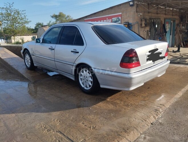 Mercedes C 200 2000, 350,000 km - 2.0 л - Salyan