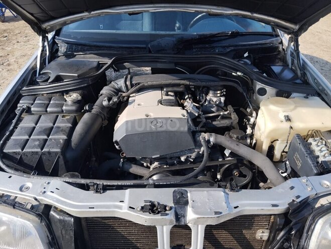 Mercedes C 200 2000, 350,000 km - 2.0 л - Salyan