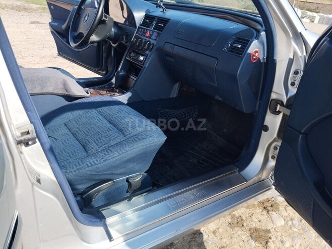 Mercedes C 200 2000, 350,000 km - 2.0 л - Salyan