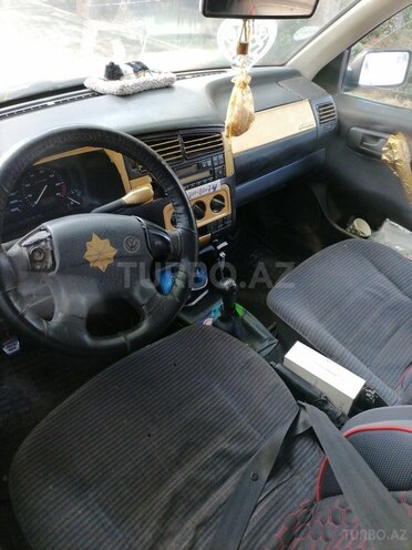 Volkswagen Golf 1994, 353,000 km - 1.6 л - Yevlax
