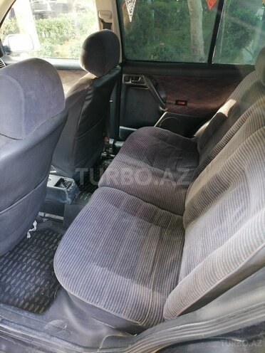 Volkswagen Golf 1994, 353,000 km - 1.6 л - Yevlax